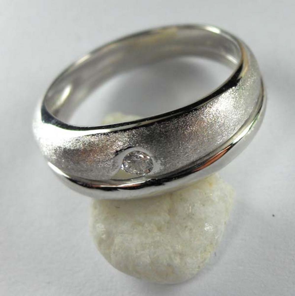 Anello in oro bianco